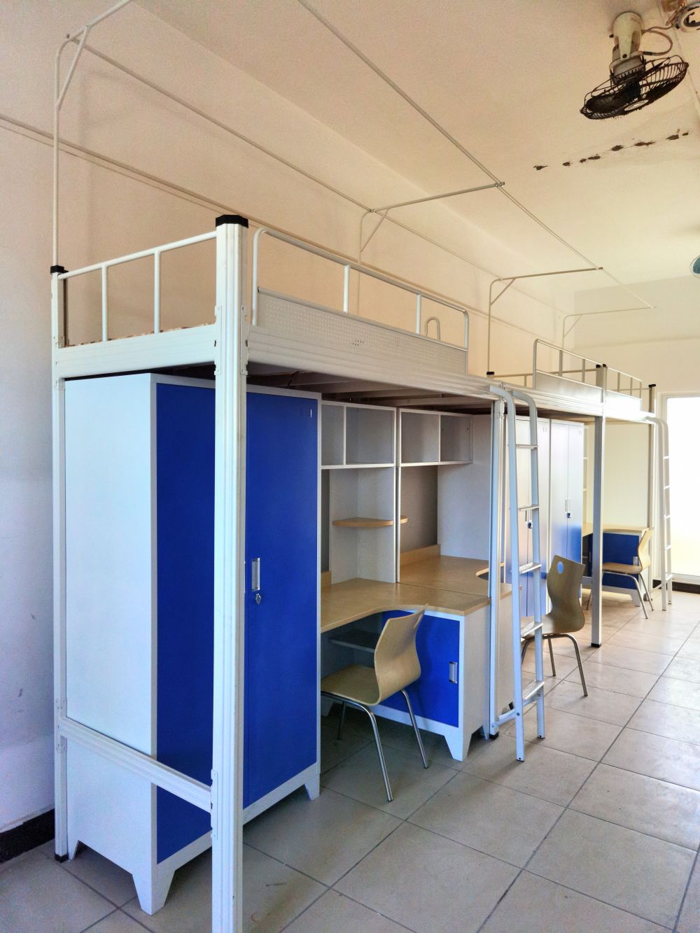 廣東高華家具-公寓床案例